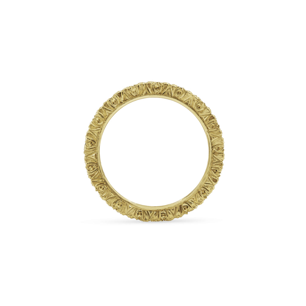 Buccellati Eternelle Band Ring in 18k white and yellow gold with intricate lace-like engraving and 48 round brilliant-cut diamonds, totaling 1.04 carats. Second Side View