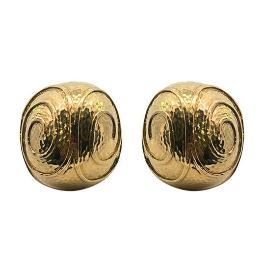 DAVID WEBB Hammered Gold Dome Earrings – 18k Yellow Gold, Bombe Style